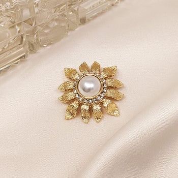 Sunflower 50s brooch : Pearl and Gold