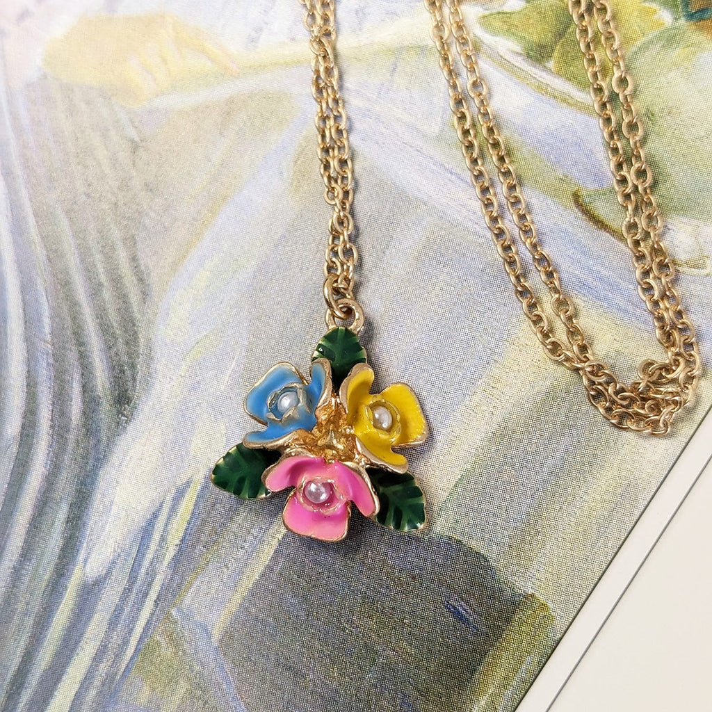 Vintage flower necklace : Hand painted floral pendant