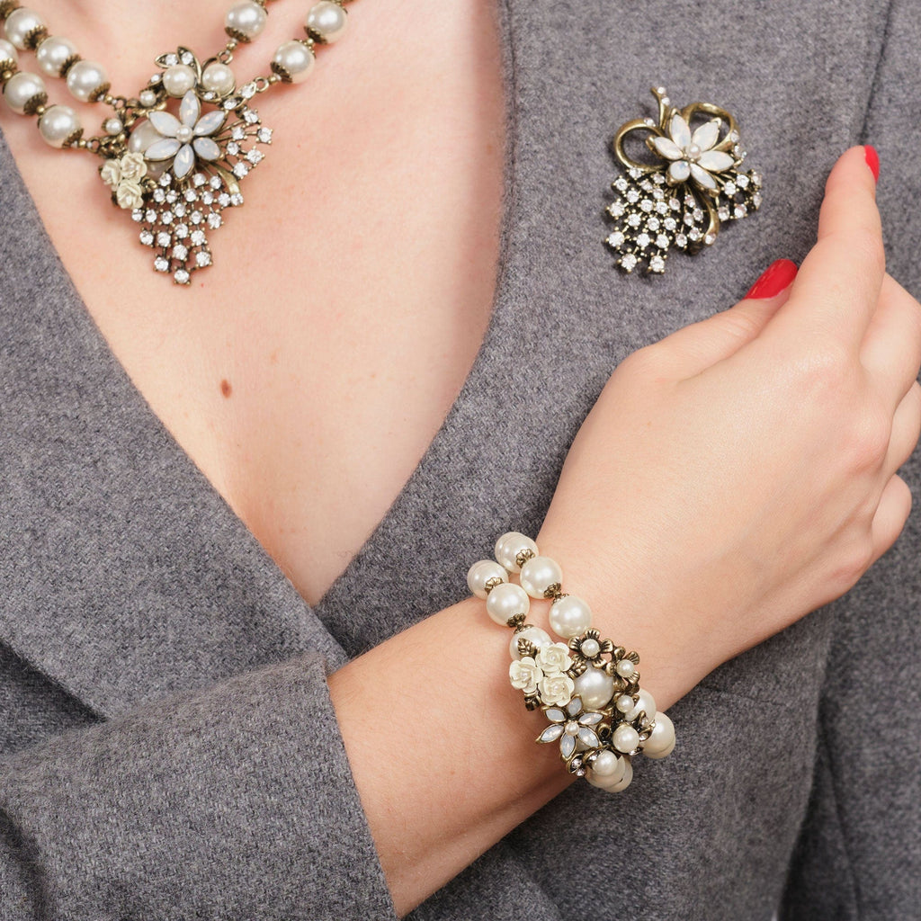 Vintage Pearl Bracelet : Miriam Haskell Inspired Pearl Stretch Bracelet
