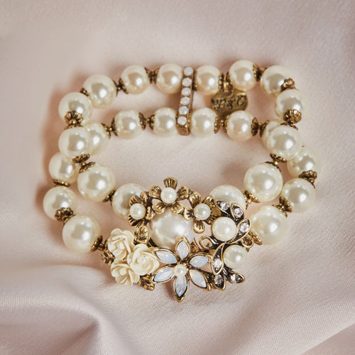 Vintage Pearl Bracelet : Miriam Haskell Inspired Pearl Stretch Bracelet
