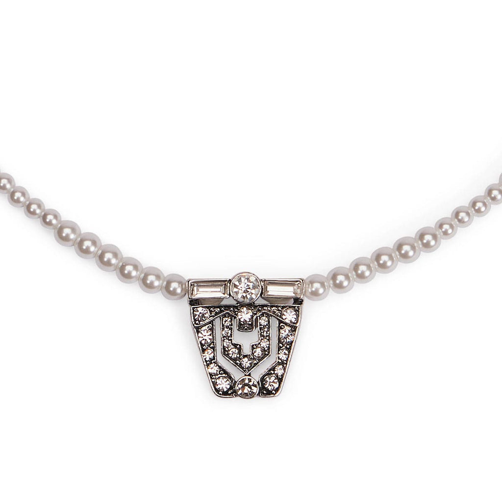 Deco-Diamante-Pearl-Pendant-Necklace-Cloe-up