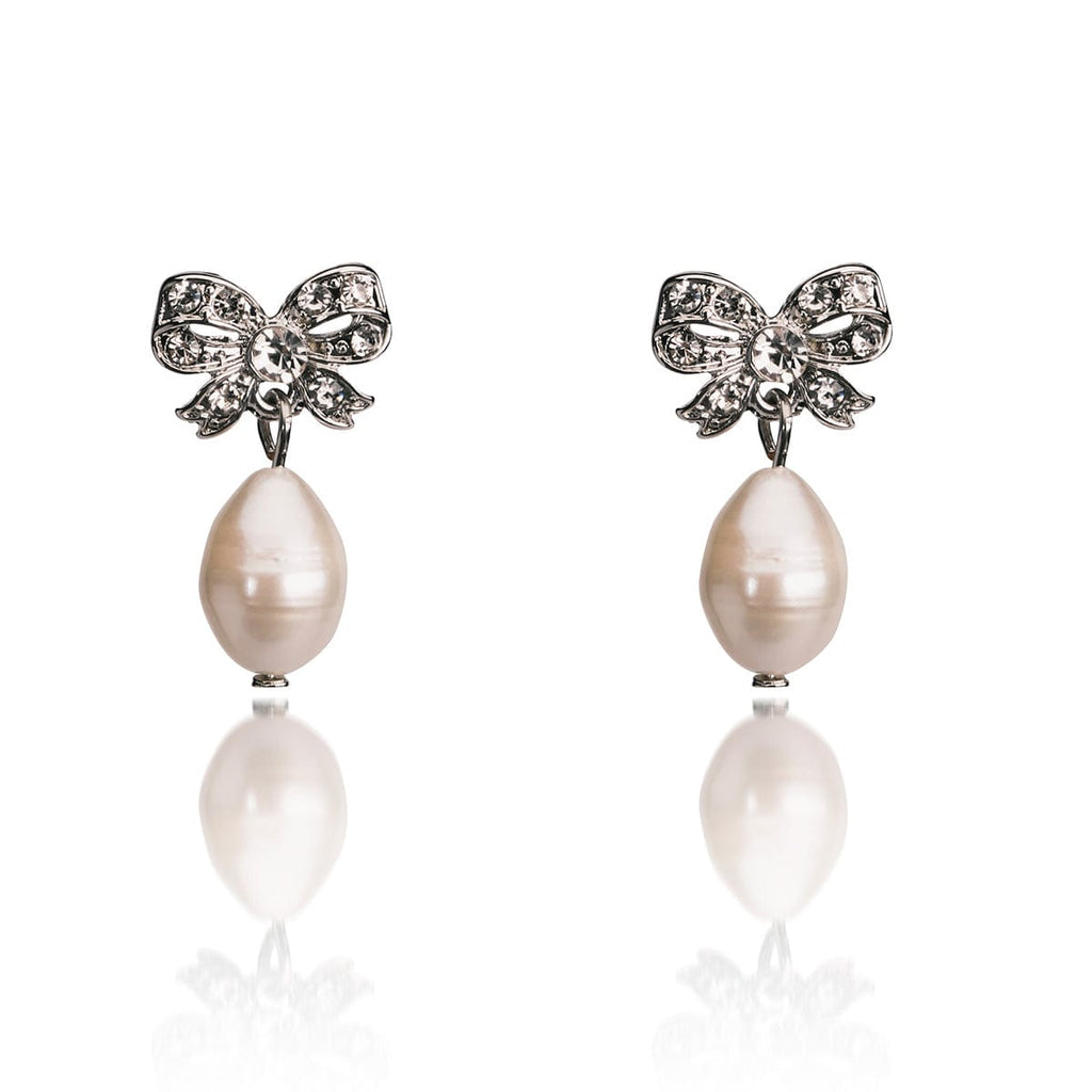Freshwater-pearl-bow-earrings-Lovett-and-Co