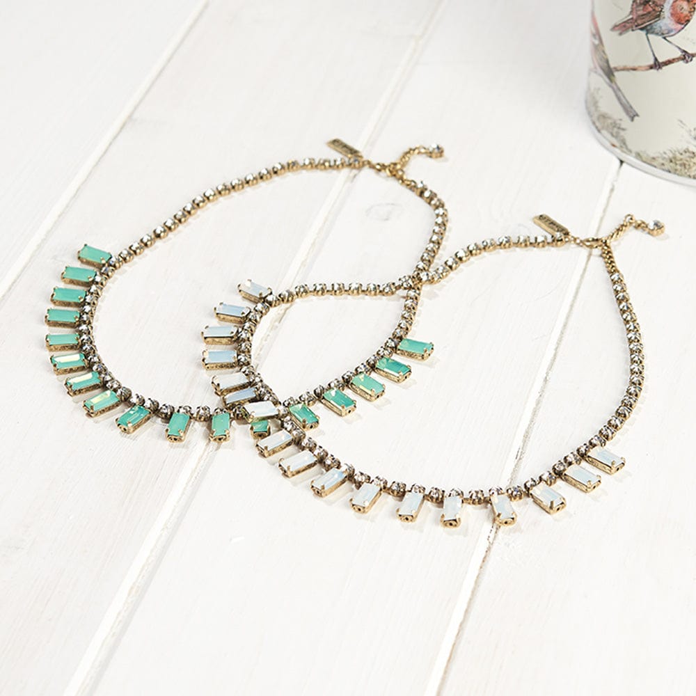 Picture of 1950s style milk stone necklace in light green and white colour. More colours available in 1950s vintage style jewellery